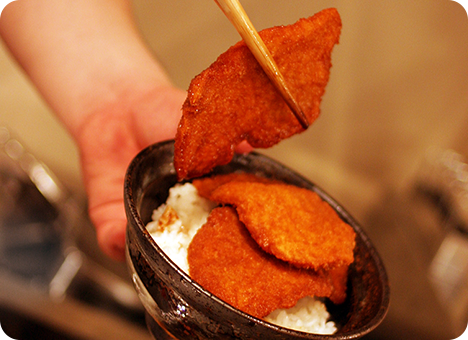 新潟カツ丼（タレかつ丼）の、3つの特長